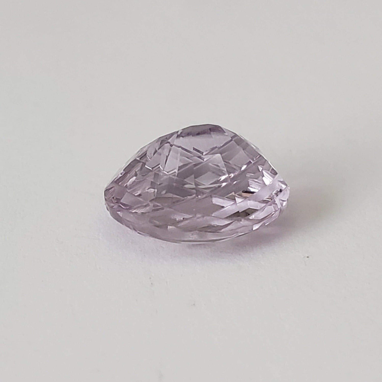 Amethyst | Oval Cut | Geometrically Carved | Purple | 12x10mm 4.43ct | Canagem.com