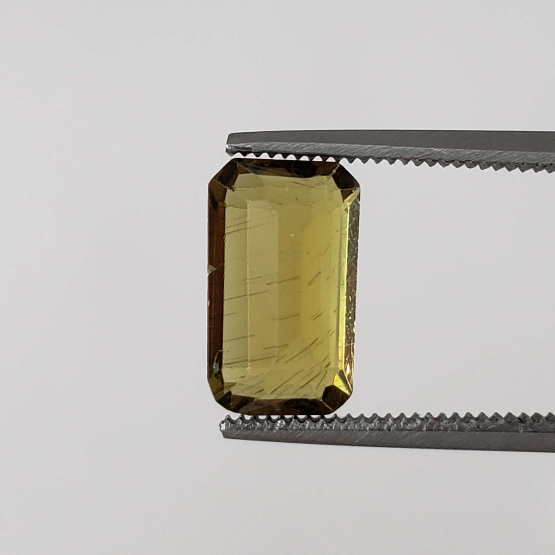 Apatite (Olive) | Octagon Cut | Honey Green | 10x6mm 2.1ct