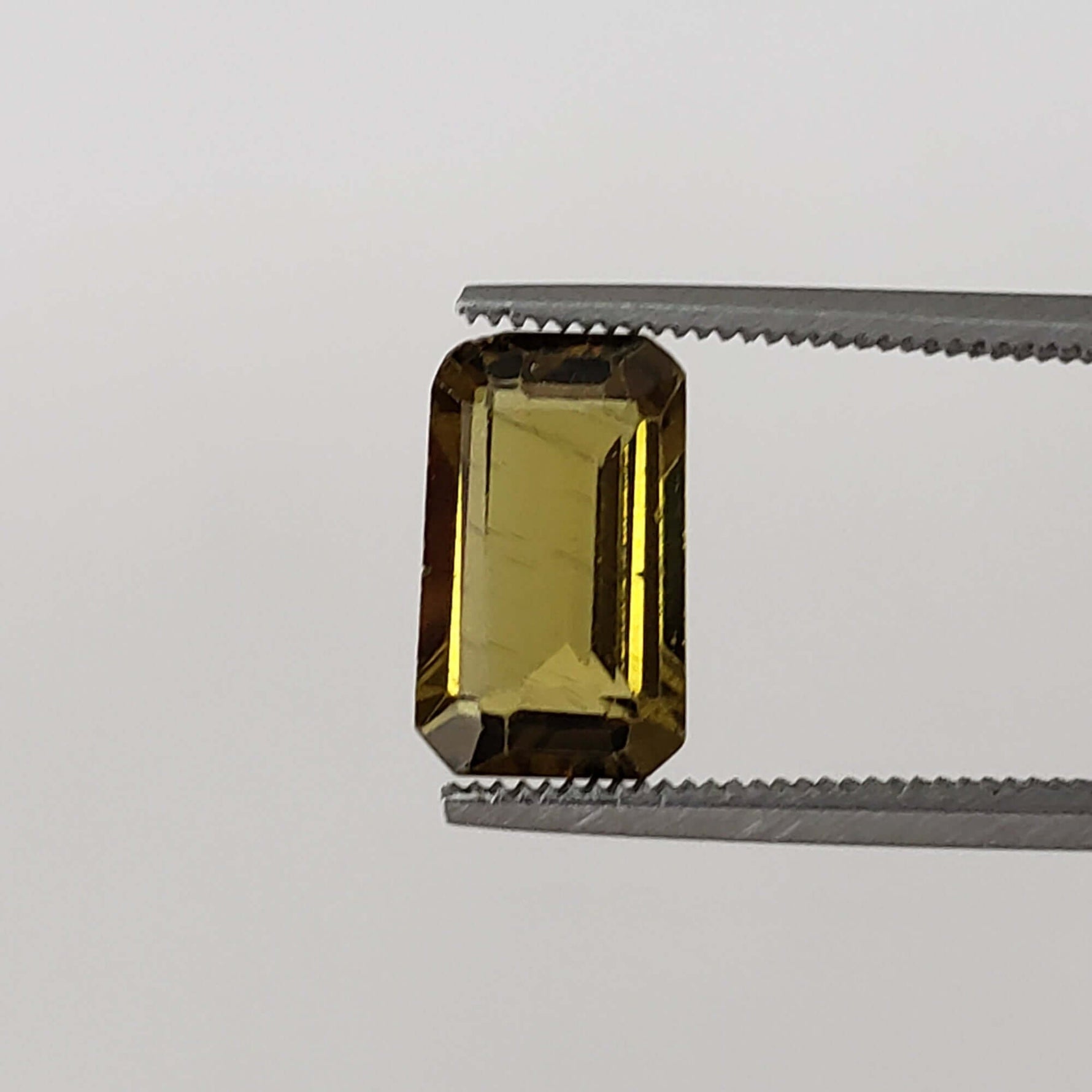 Apatite (Olive) | Octagon Cut | Honey Green | 10x6mm 2.1ct