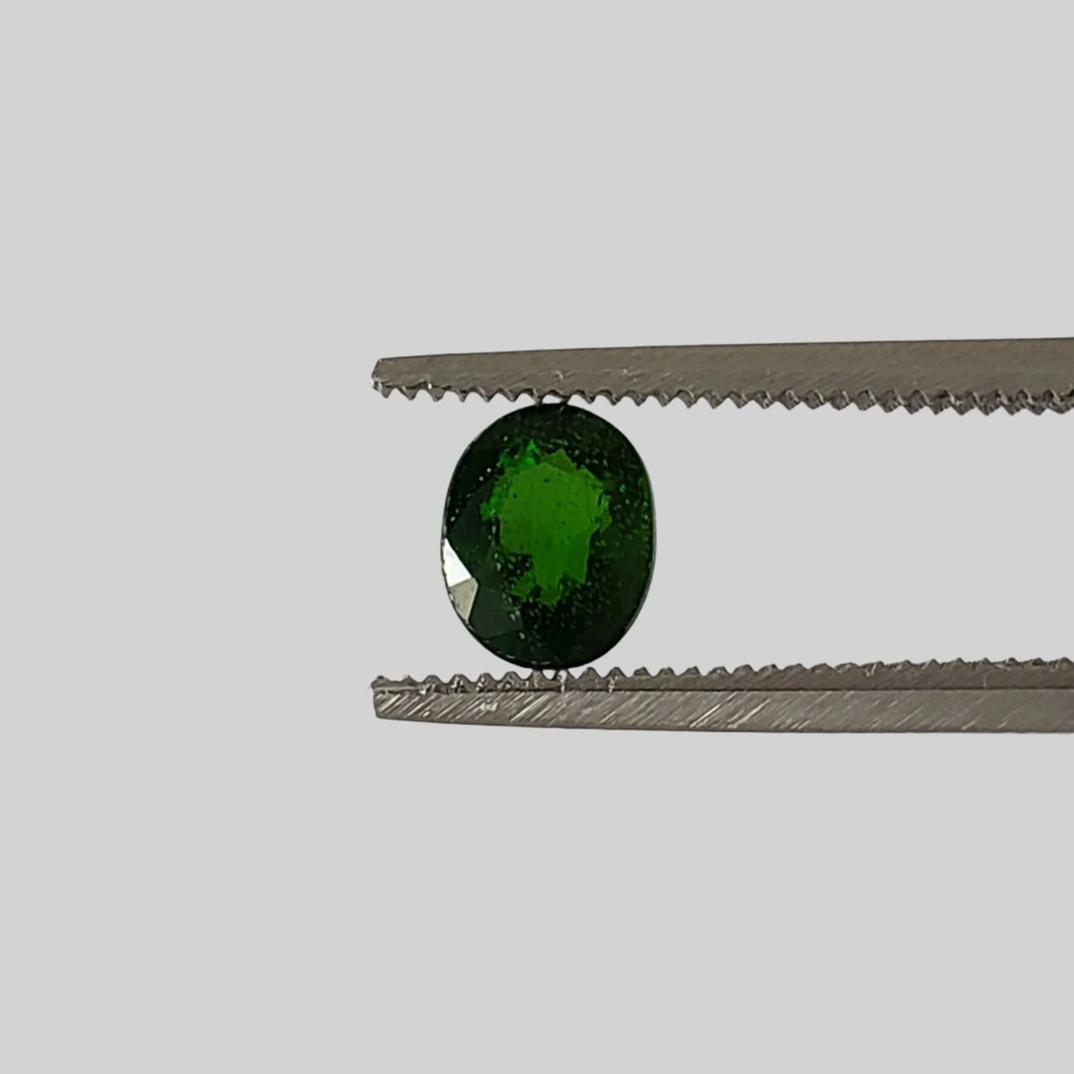 Chrome Diopside Gemstone | Oval Cut | Green | 5.5x4.3mm 0.59ct