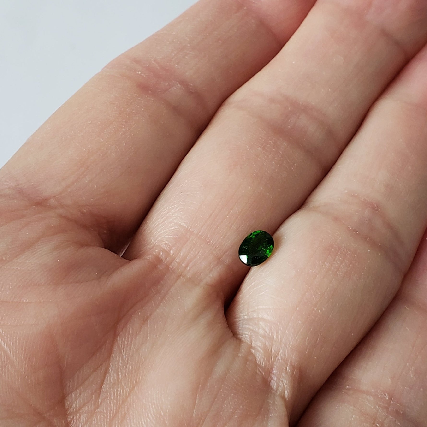 Chrome Diopside Gemstone | Oval Cut | Green | 5.5x4.3mm 0.59ct