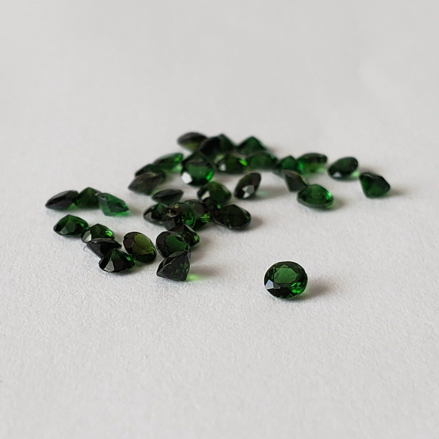 Chrome Tourmaline | Round Cut | Natural | Emerald Green | 2.5mm