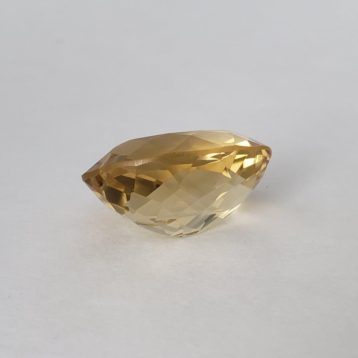 Citrine | Unheated Citrine | Oval Cut | Golden Yellow | 19.9x15.7mm 17.44ct | Madagascar