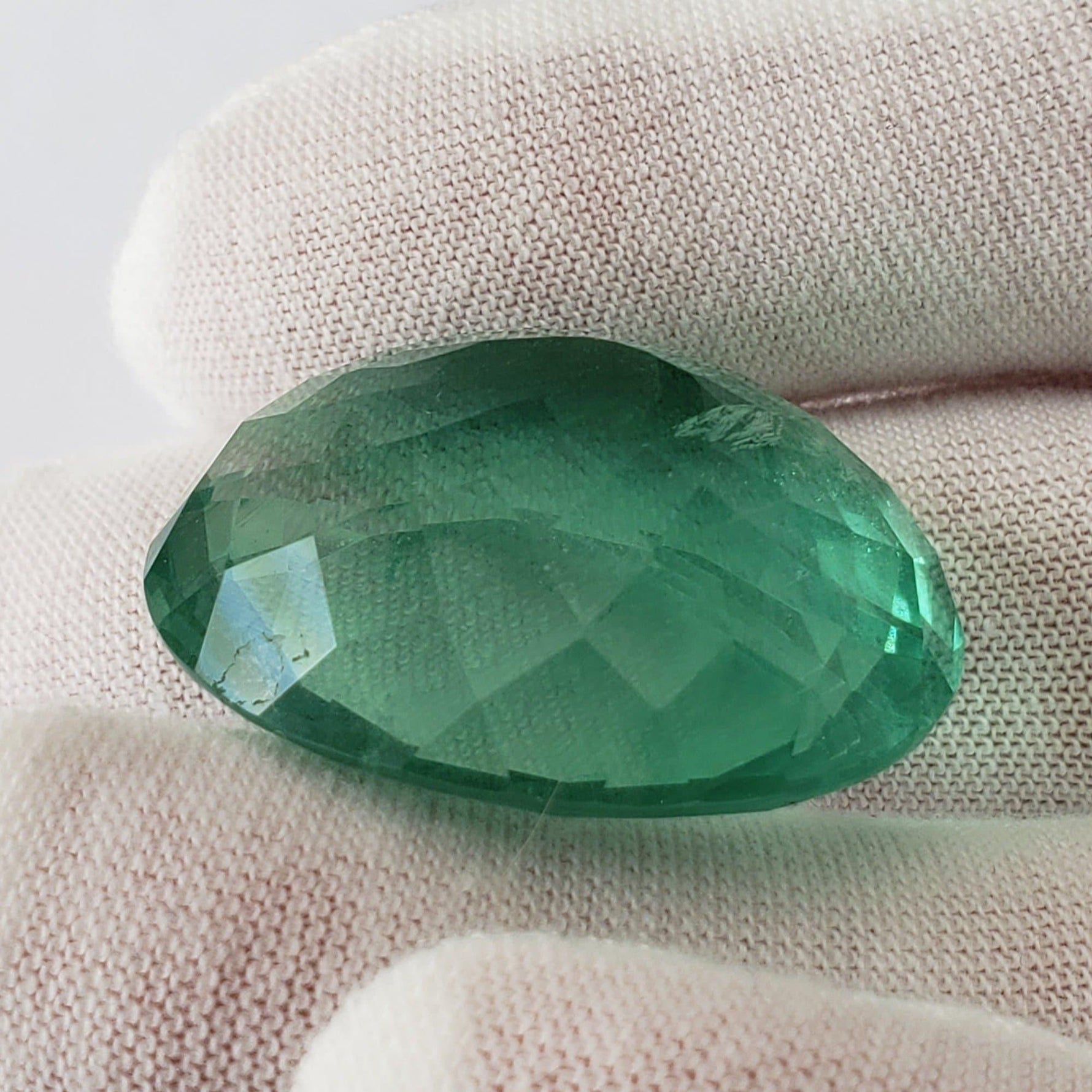 Fluorite | Oval Cut | Chrome Green | Huge | 32x28mm 91.50ct | Africa