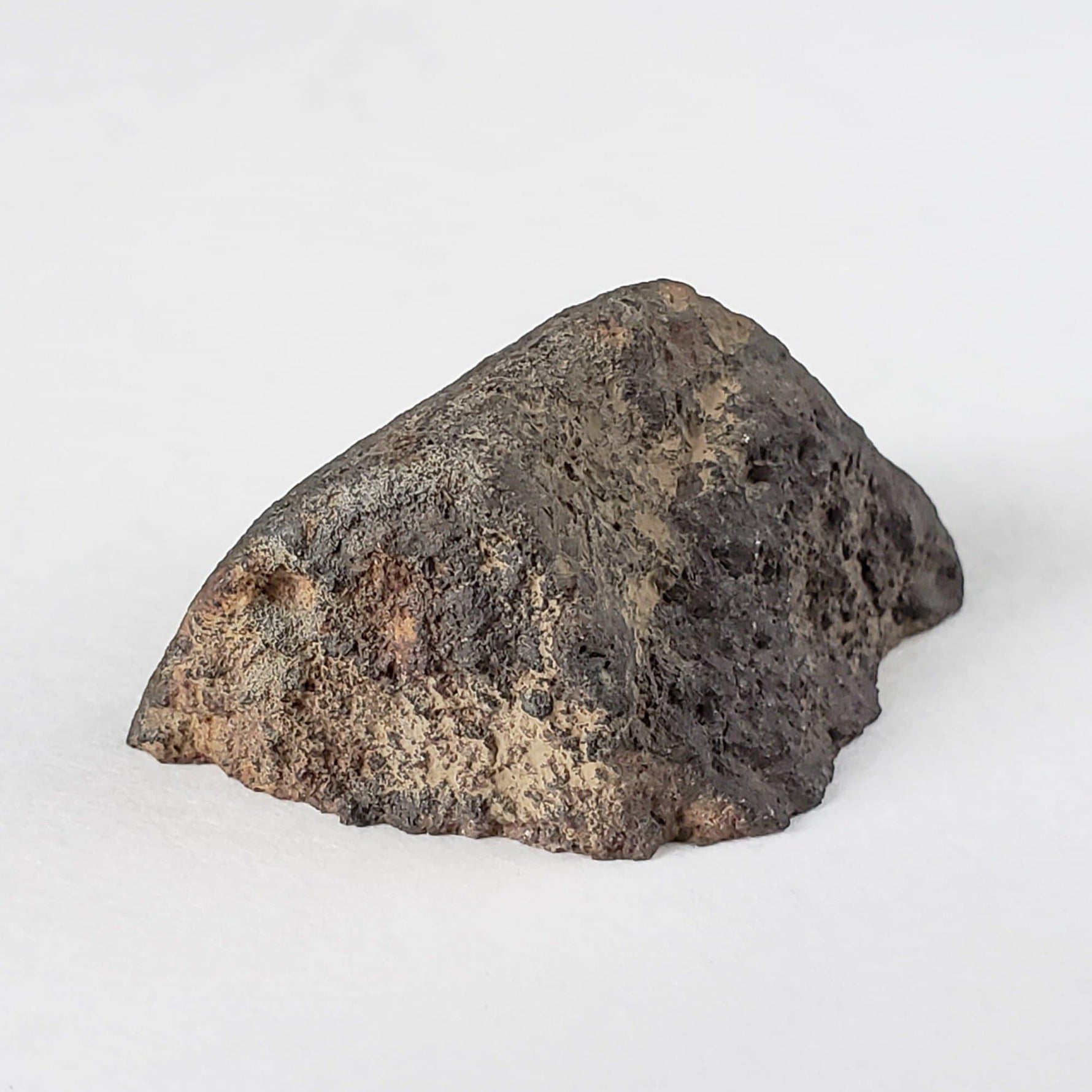 Gao-Guenie Meteorite | 18.98 grams | End Cut | H5 Chondrite | Observed Fall | Burkina Faso