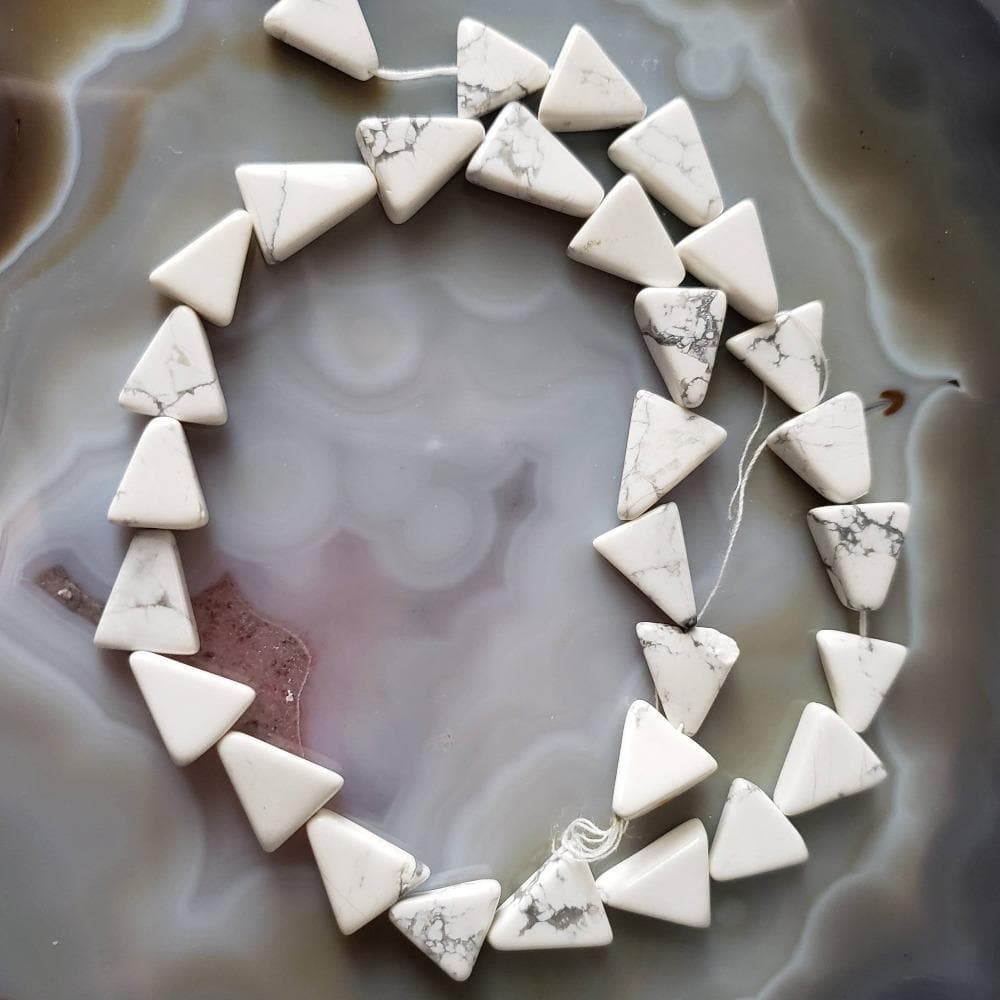 Howlite Gemstone Beads | 38 cm, 15 inch Strand | Triangular | White