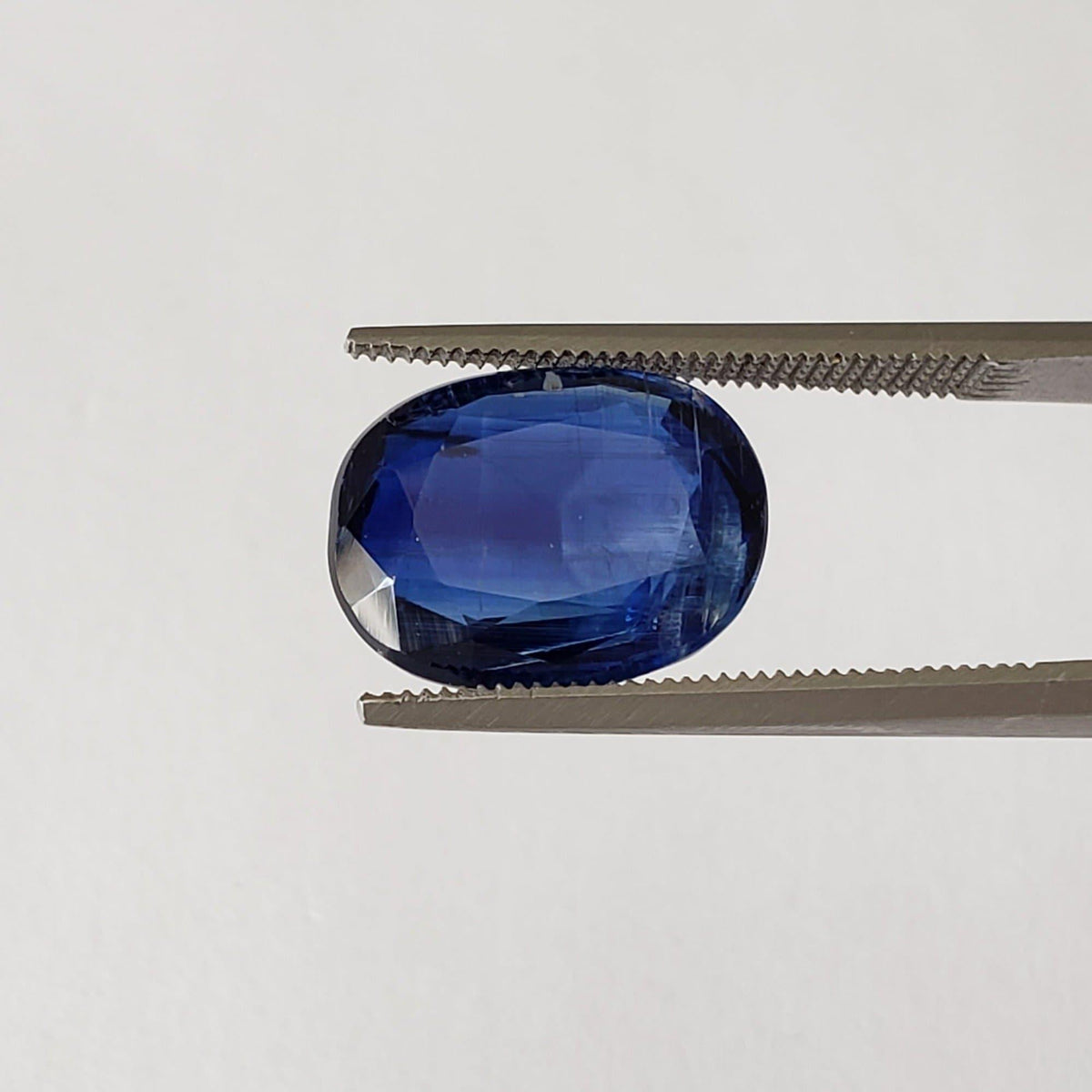 Kyanite | Oval Cut | Cornflower Blue | 12.6x9.7mm 5.88ct | Nepal
