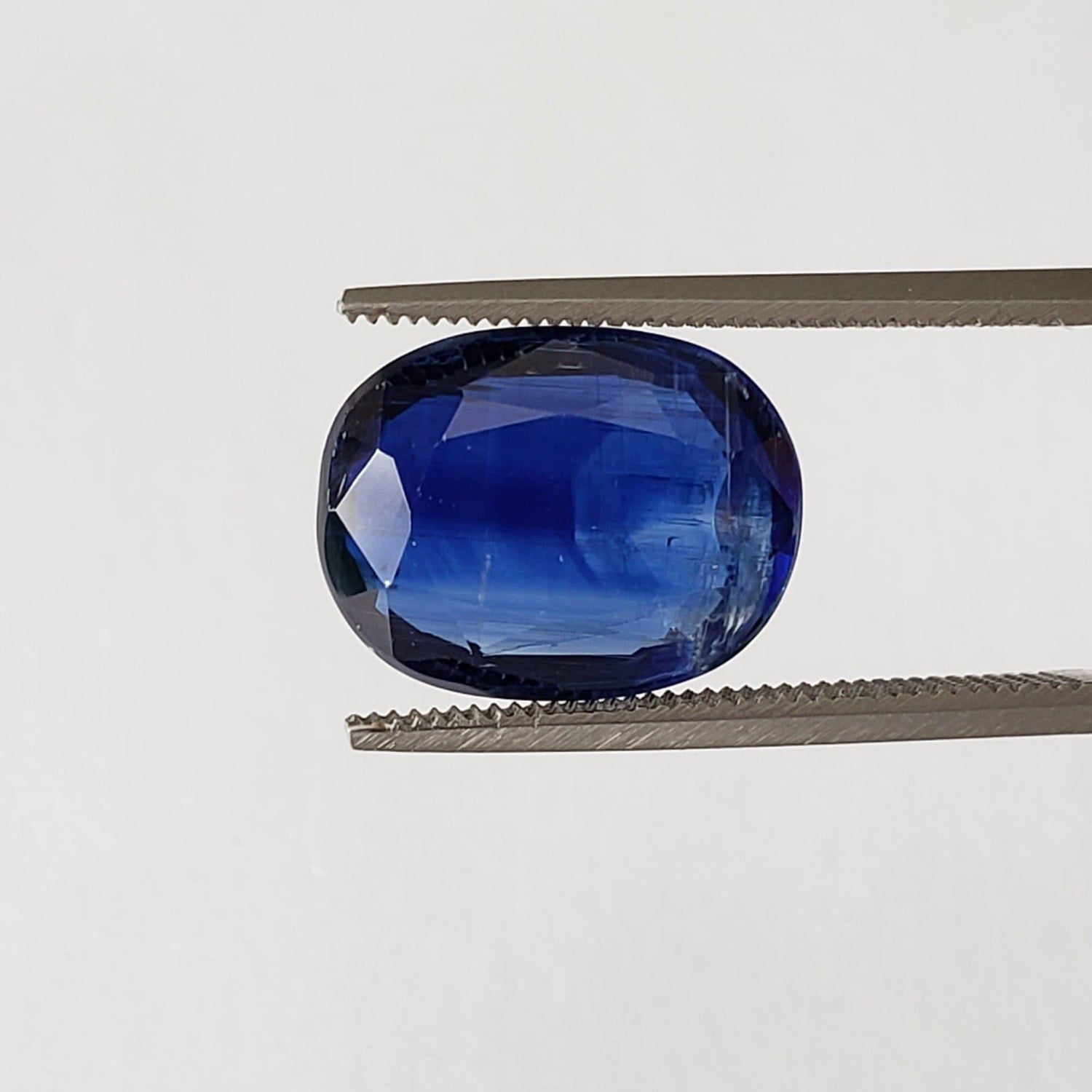 Kyanite | Oval Cut | Cornflower Blue | 12.6x9.7mm 5.88ct | Nepal