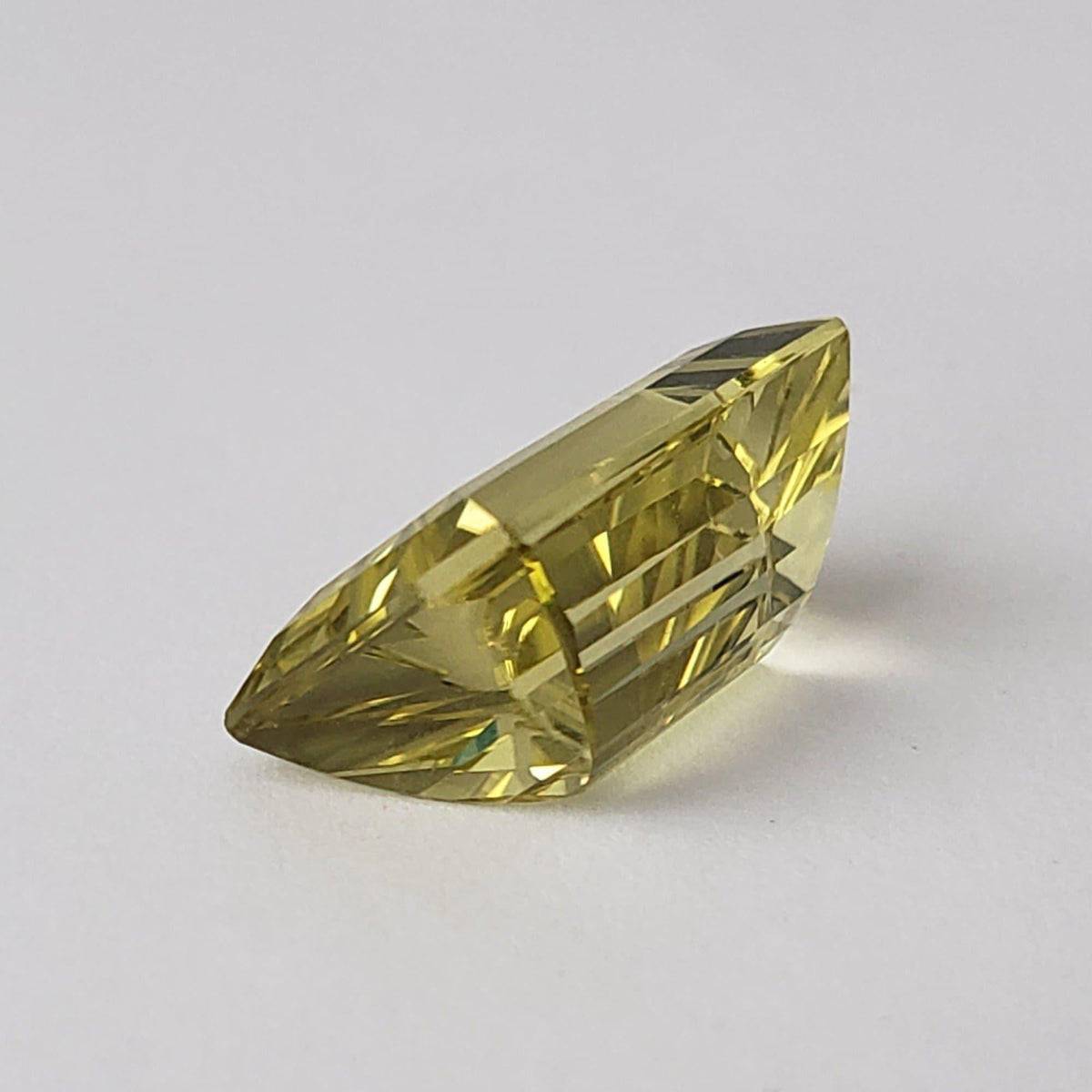 Lemon Quartz | Baguette Cut | Lime Green | 16.7x10.8mm 11.44ct