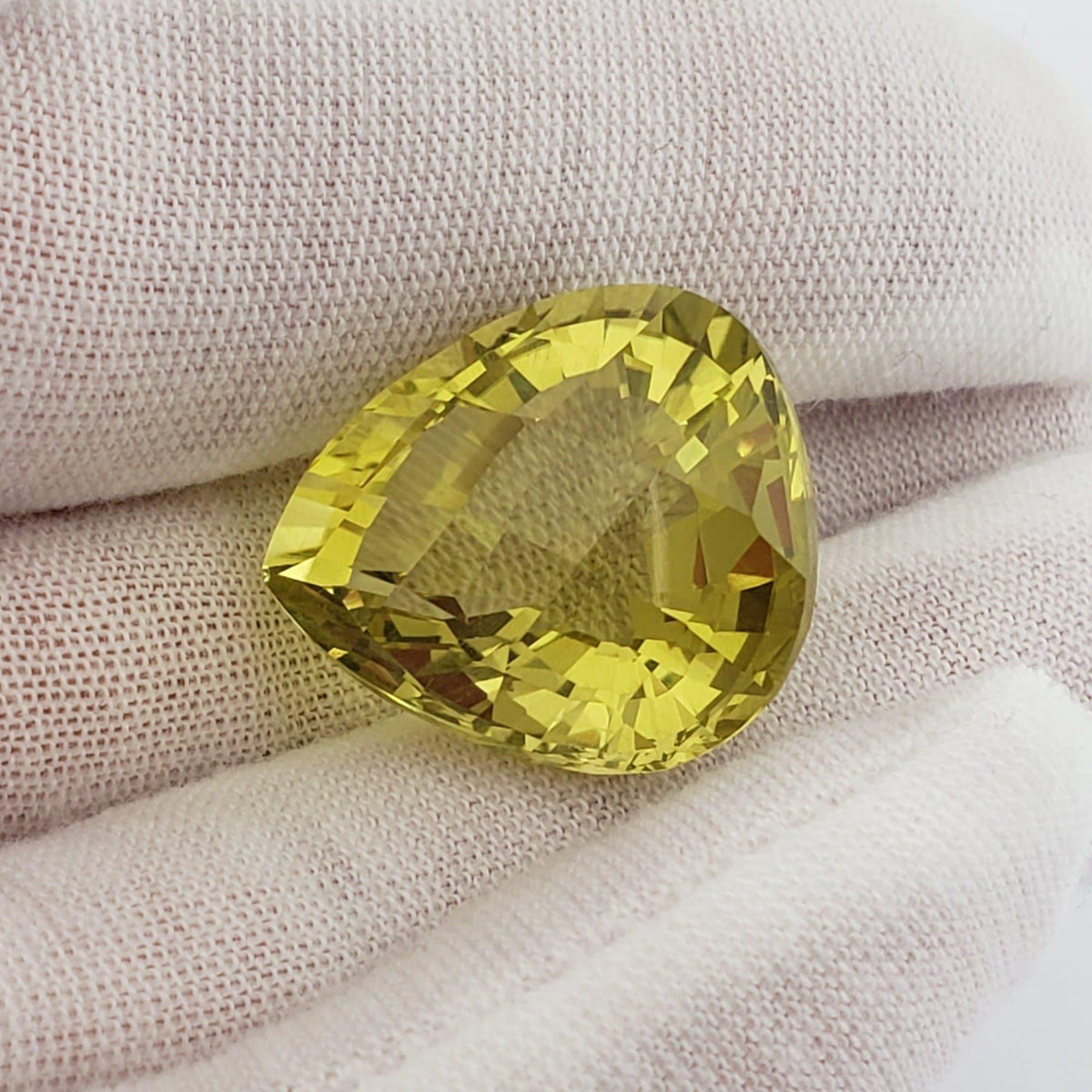 Lemon Quartz | Pear Shape Cut | Unheated Natural | Yellow | 22.3x20mm 31.30ct