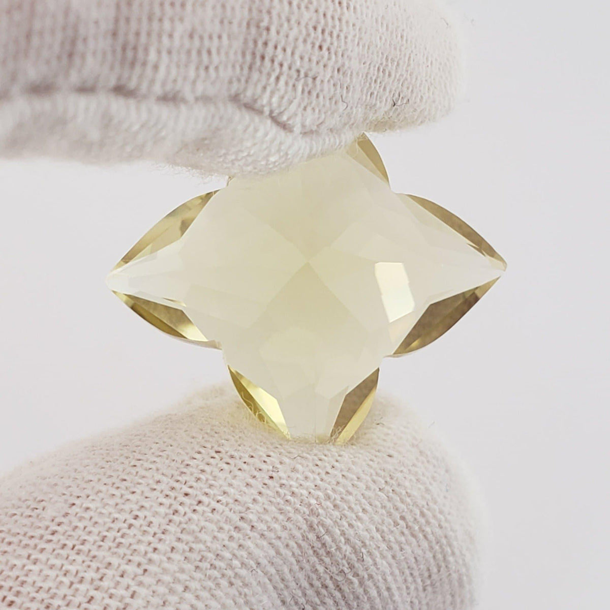 Lemon Quartz | Unheated Quartz | Concave Cut | Yellow | 17x17mm 21.7ct | Brazil