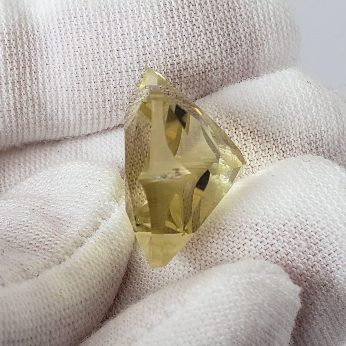 Lemon Quartz | Unheated Quartz | Concave Cut | Yellow | 17x17mm 21.7ct | Brazil