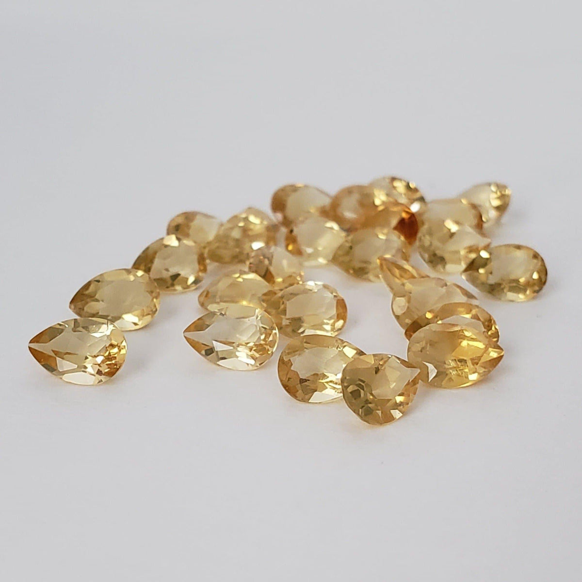 Madeira Citrine | Pear Shape Cut | Golden | 7x5mm