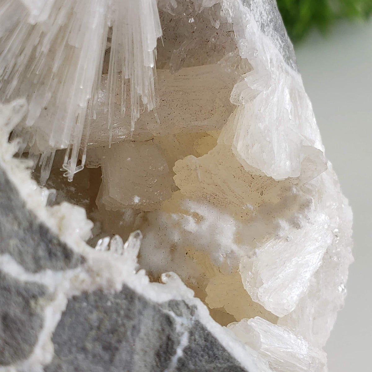  Mesolite with Stilbite in Geode | 352 gr | Dindoshi, India 