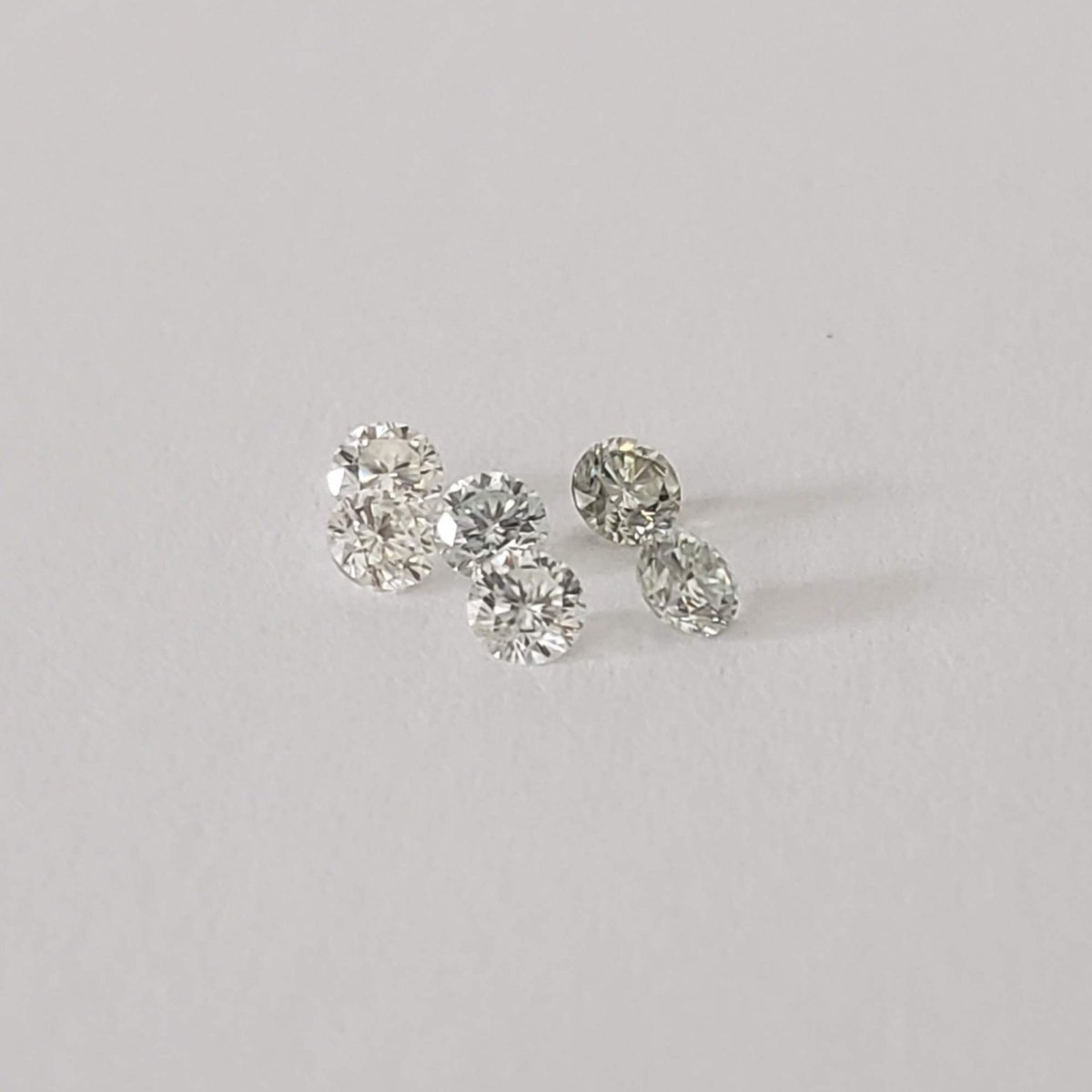  Moissanite | 6 Piece Lot | Round Diamond Cut | White | 2.5mm 