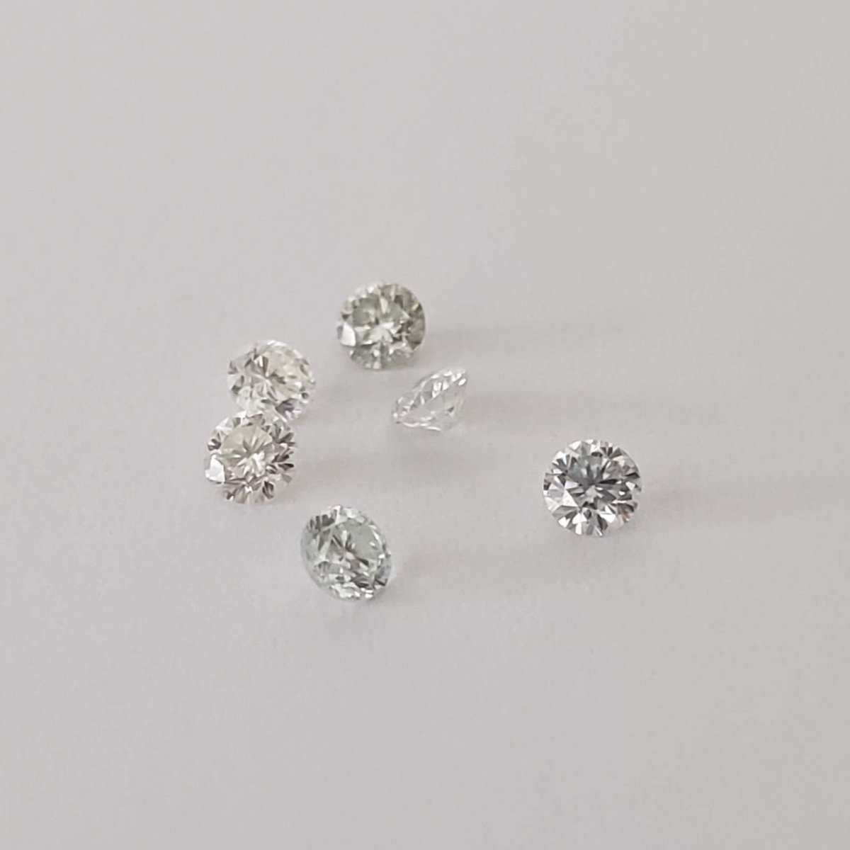  Moissanite | 6 Piece Lot | Round Diamond Cut | White | 2.5mm 