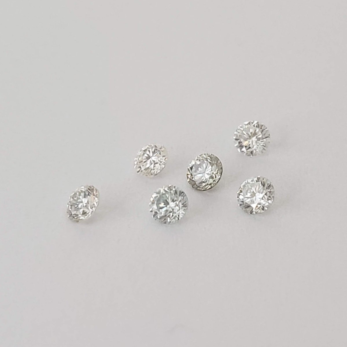  Moissanite | 6 Piece Lot | Round Diamond Cut | White | 2.5mm 