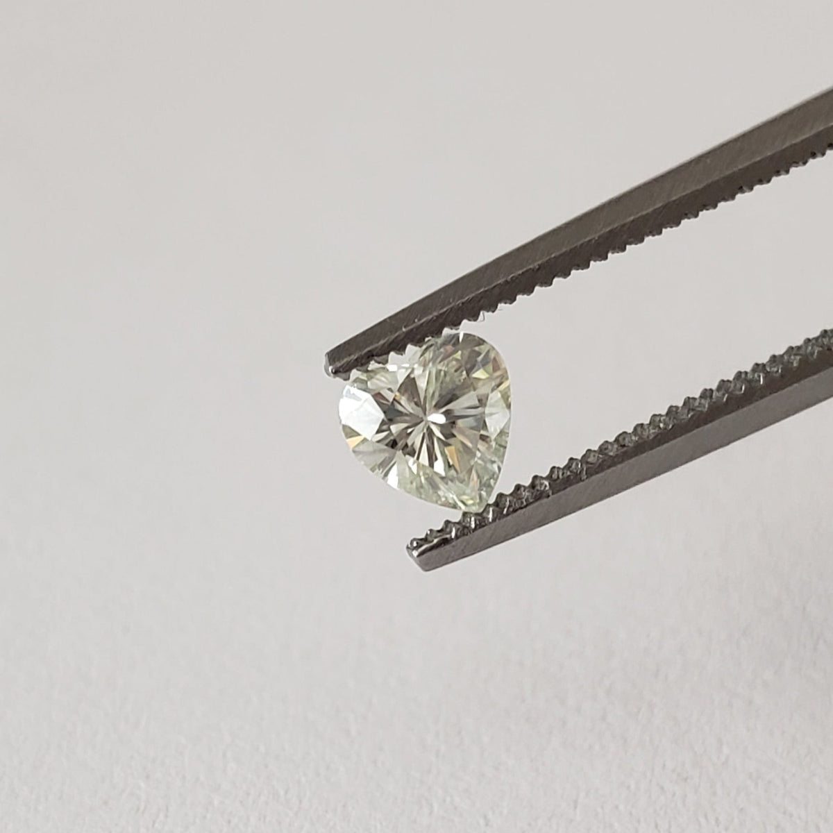  Moissanite | Heart Shape Cut | Pale Green | 4.5mm 