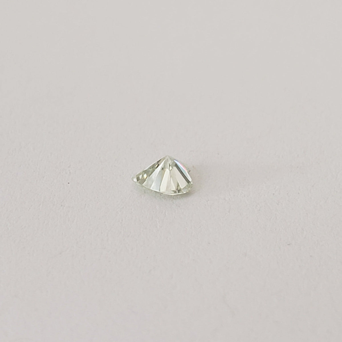  Moissanite | Heart Shape Cut | Pale Green | 4.5mm 