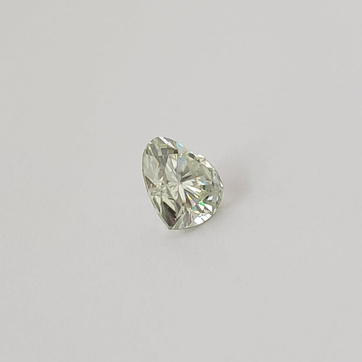  Moissanite | Heart Shape Cut | Pale Green | 6mm 