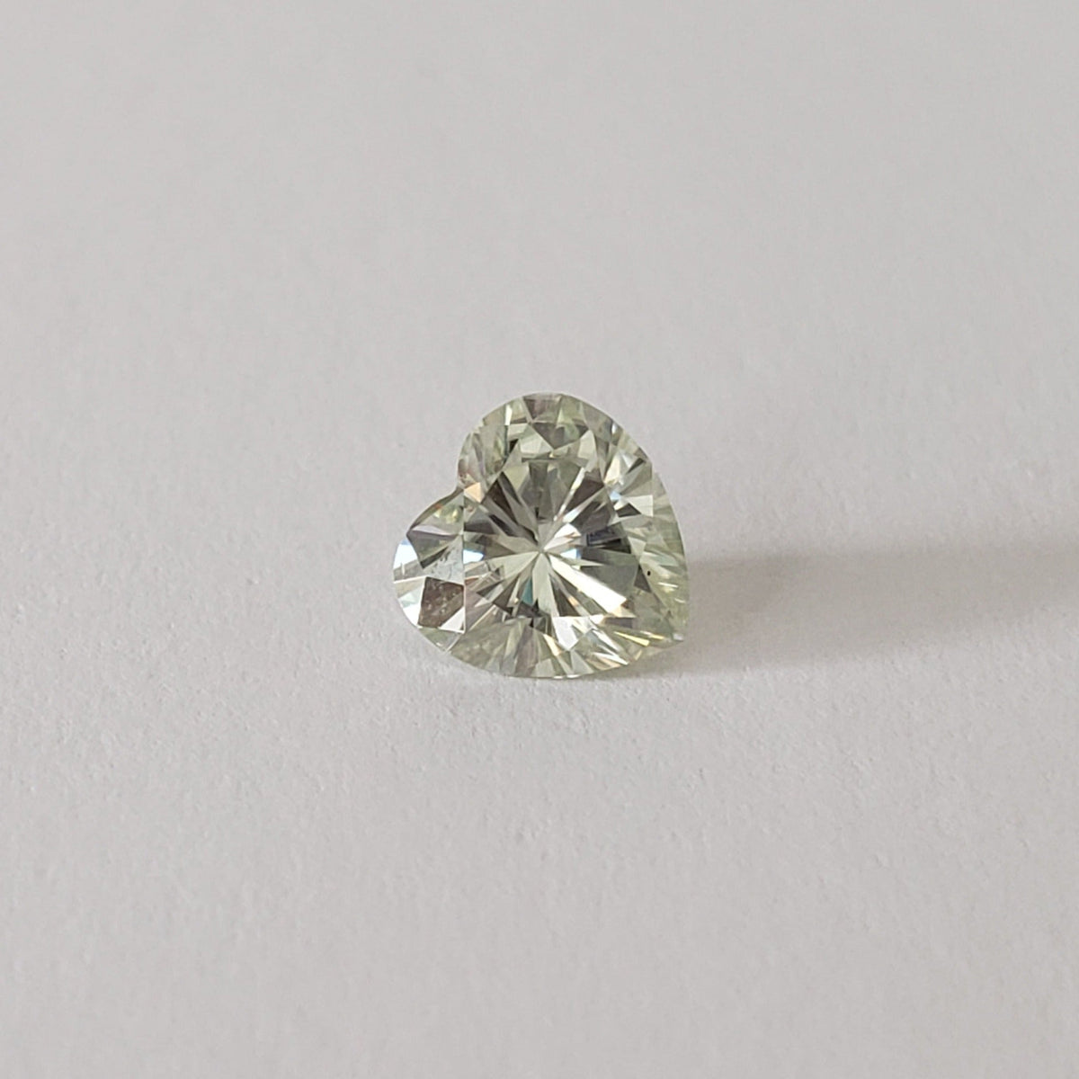  Moissanite | Heart Shape Cut | Pale Green | 6mm 