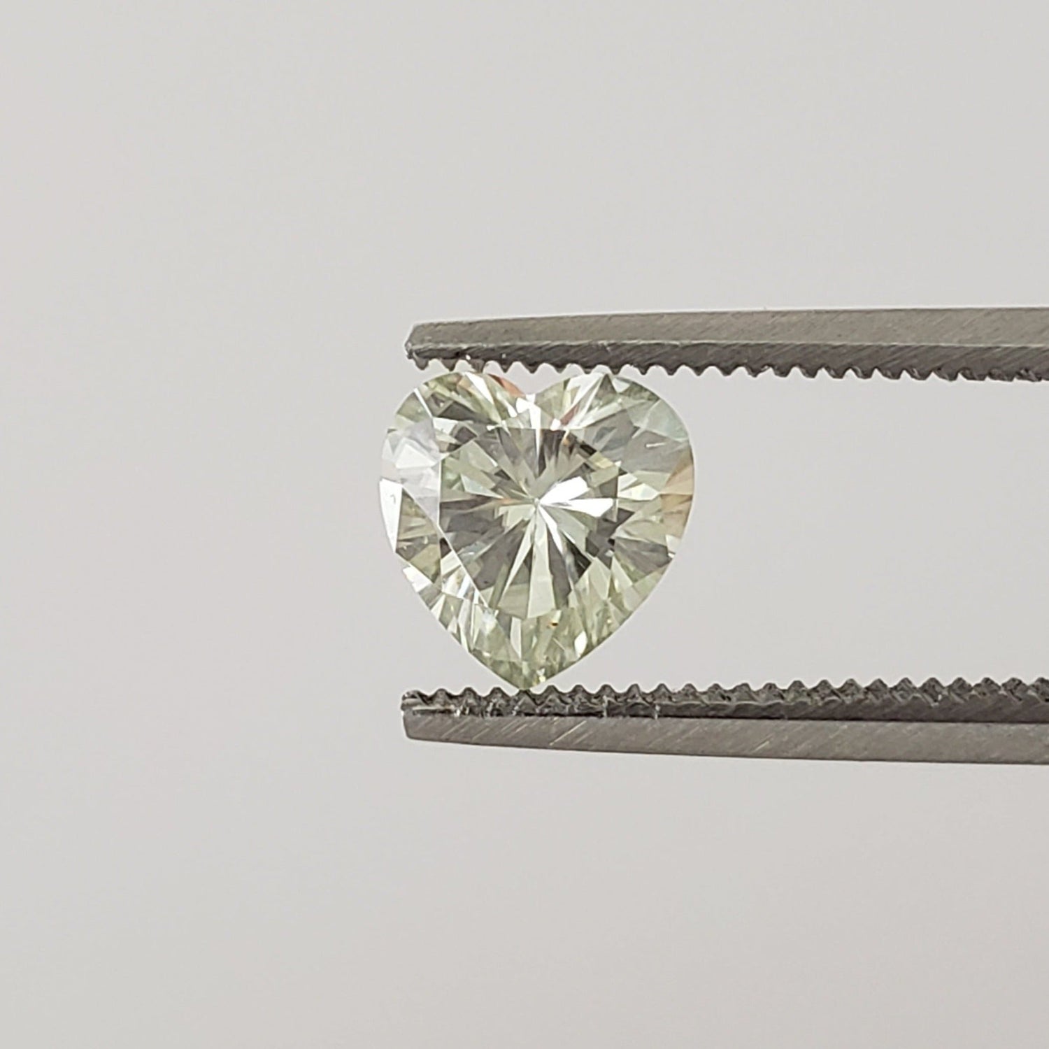  Moissanite | Heart Shape Cut | Pale Green | 6mm 