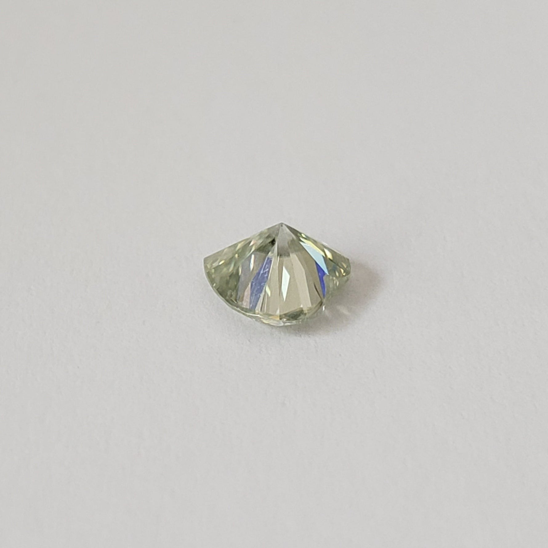  Moissanite | Heart Shape Cut | Pale Green | 6mm 