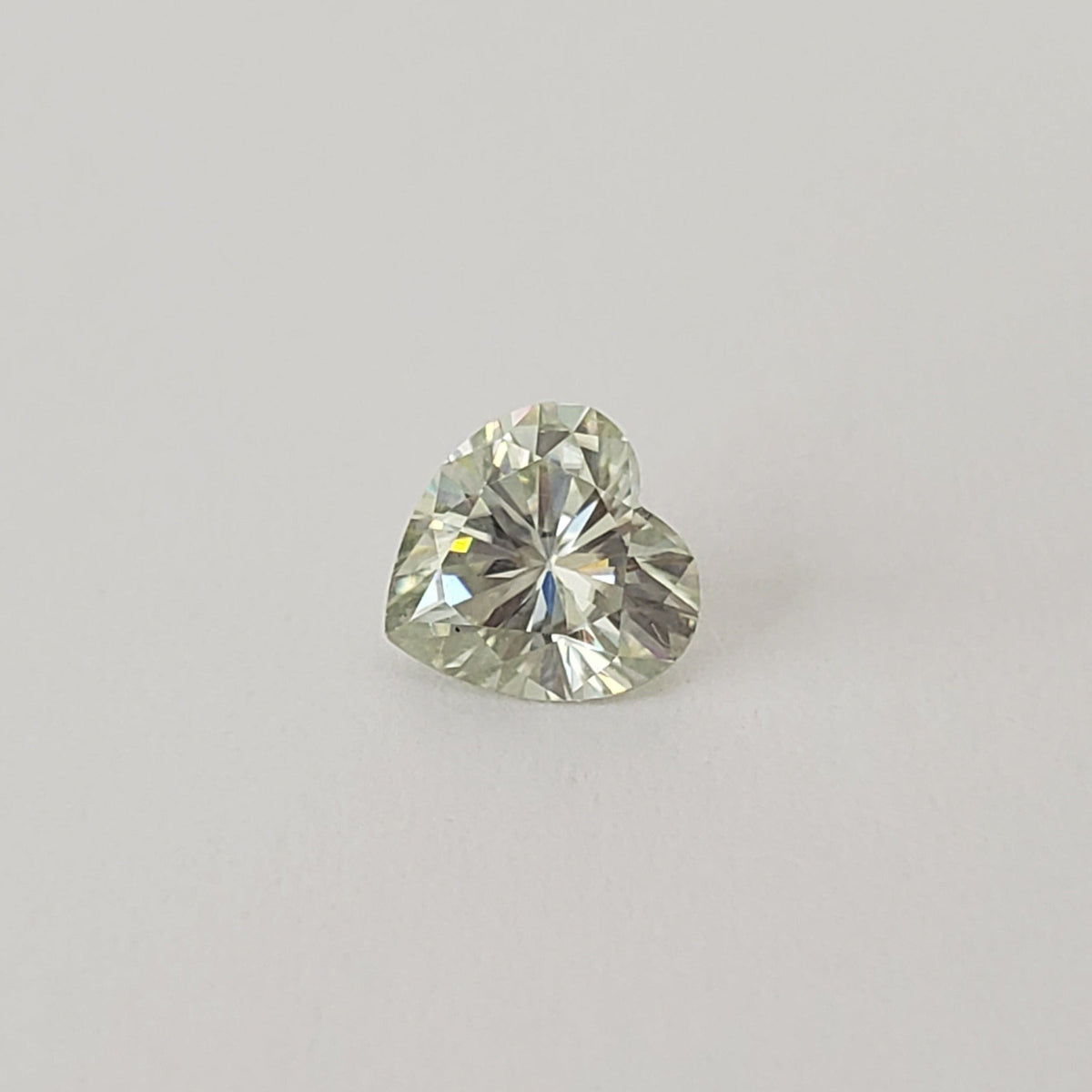  Moissanite | Heart Shape Cut | Pale Green | 6mm 