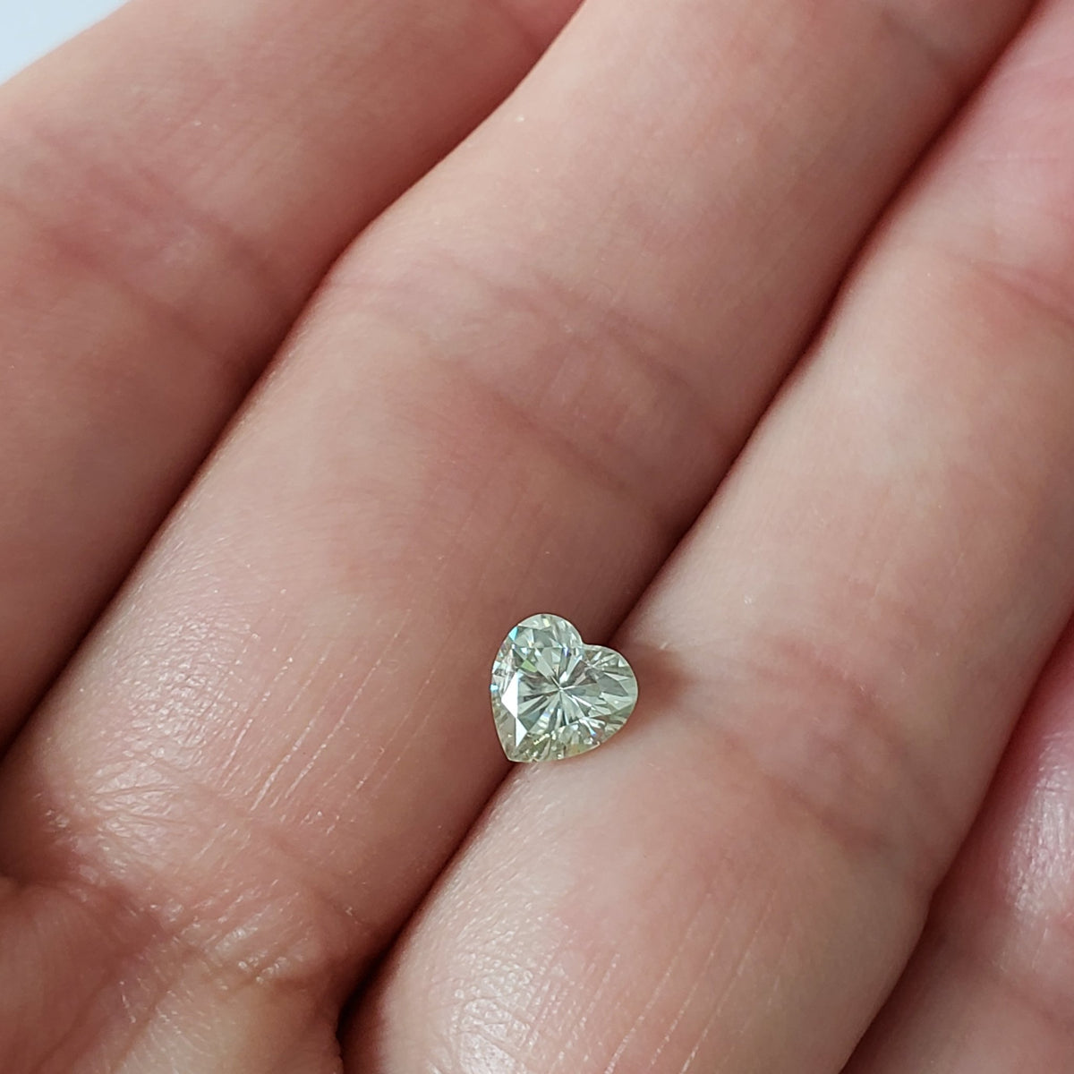  Moissanite | Heart Shape Cut | Pale Green | 6mm 