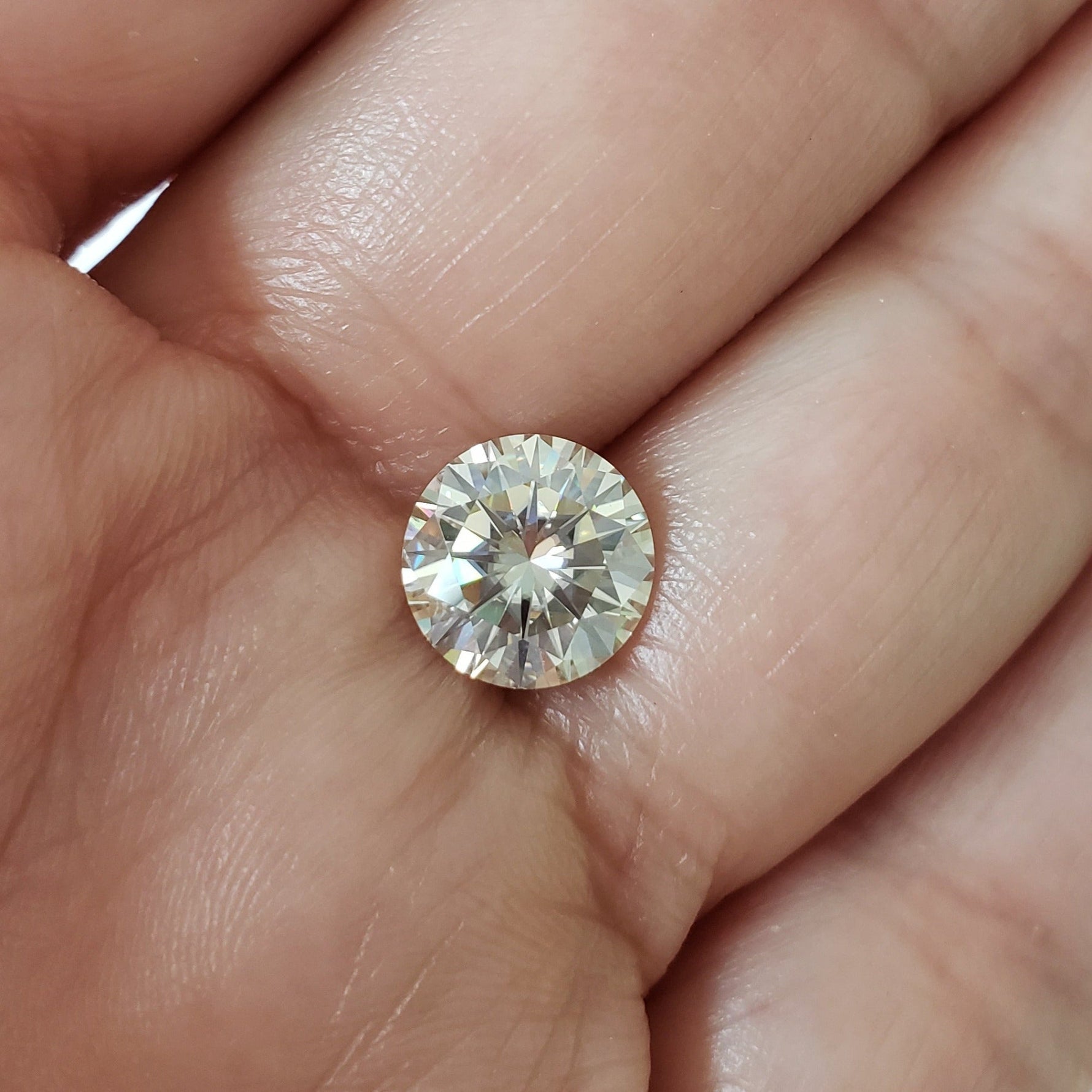 Moissanite | Round Diamond Cut | Pale Yellow | 9mm