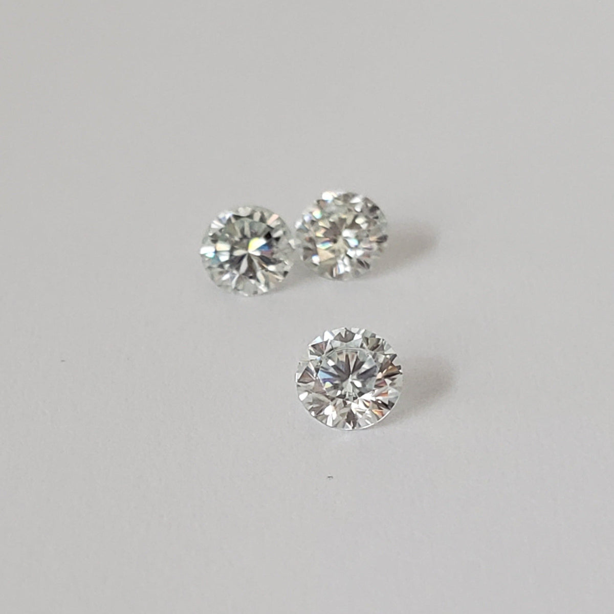  Moissanite | Round Diamond Cut | White | 4mm 