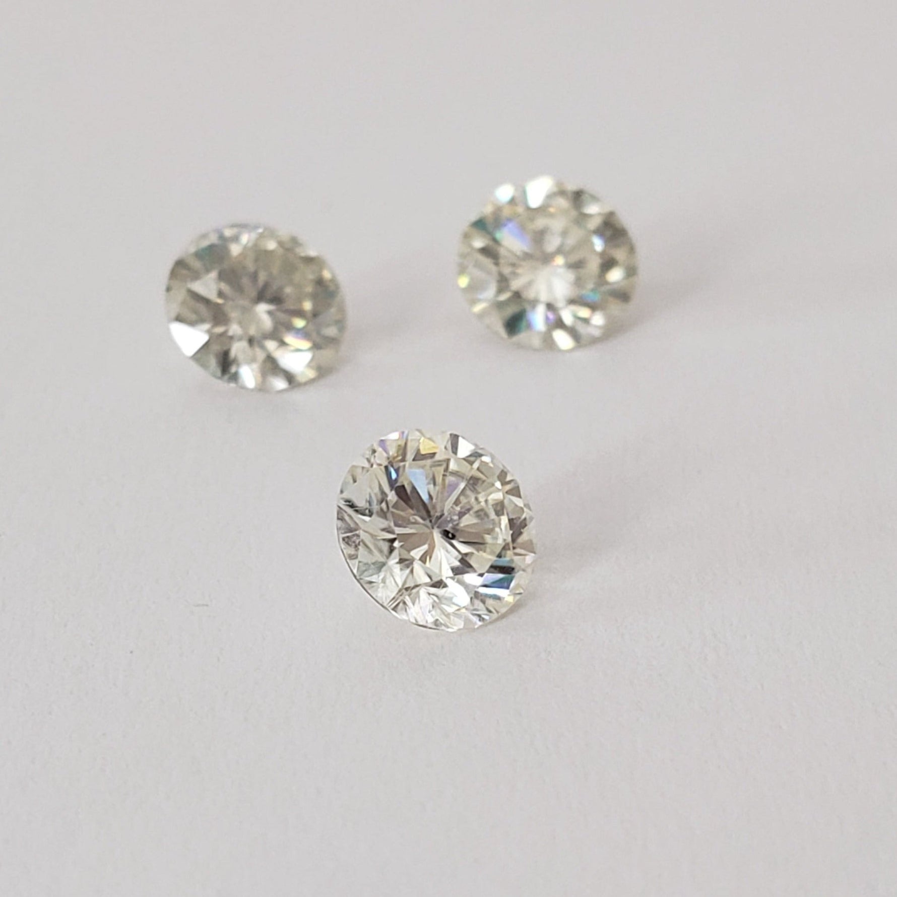 Moissanite | Round Diamond Cut | White | 6mm