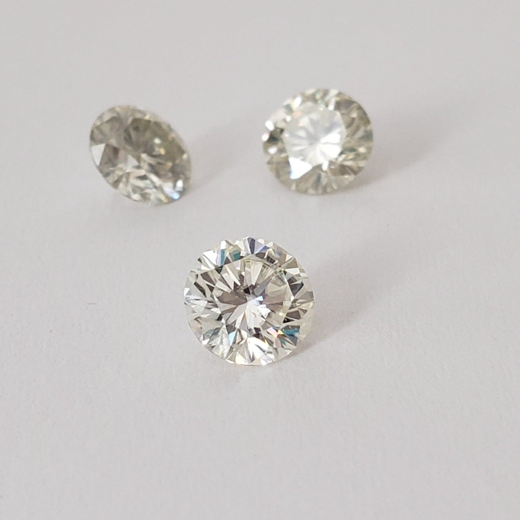 Moissanite | Round Diamond Cut | White | 6mm