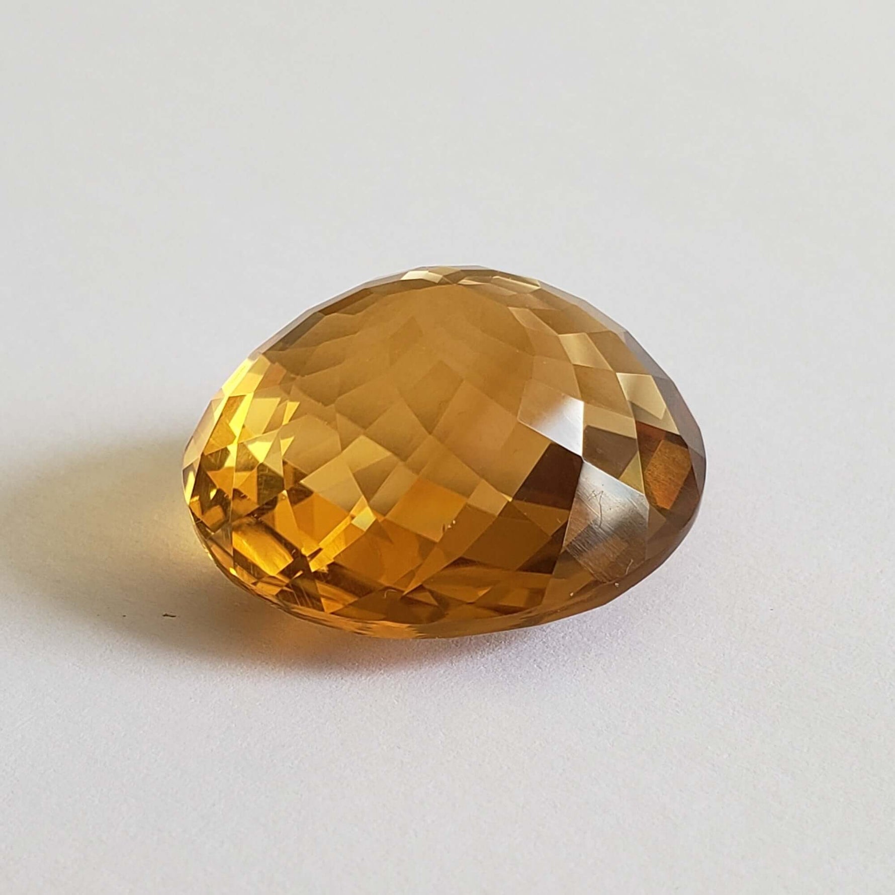 Olive Quartz | Oval Cut | Golden | 28x25mm
