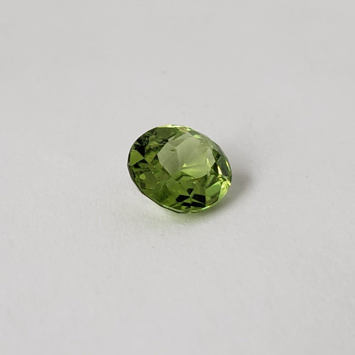 Peridot | Oval Cut | 9x7.5mm 2.20ct