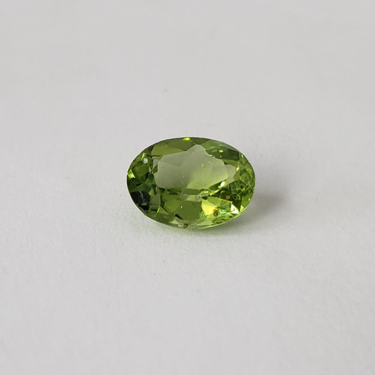 Peridot | Oval Cut | 9x7.5mm 2.20ct