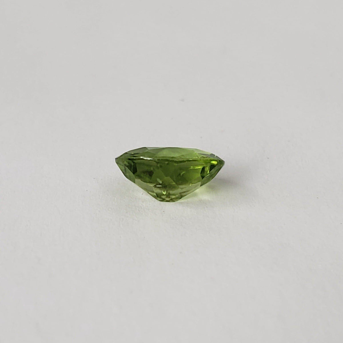 Peridot | Oval Cut | 9x7.5mm 2.20ct