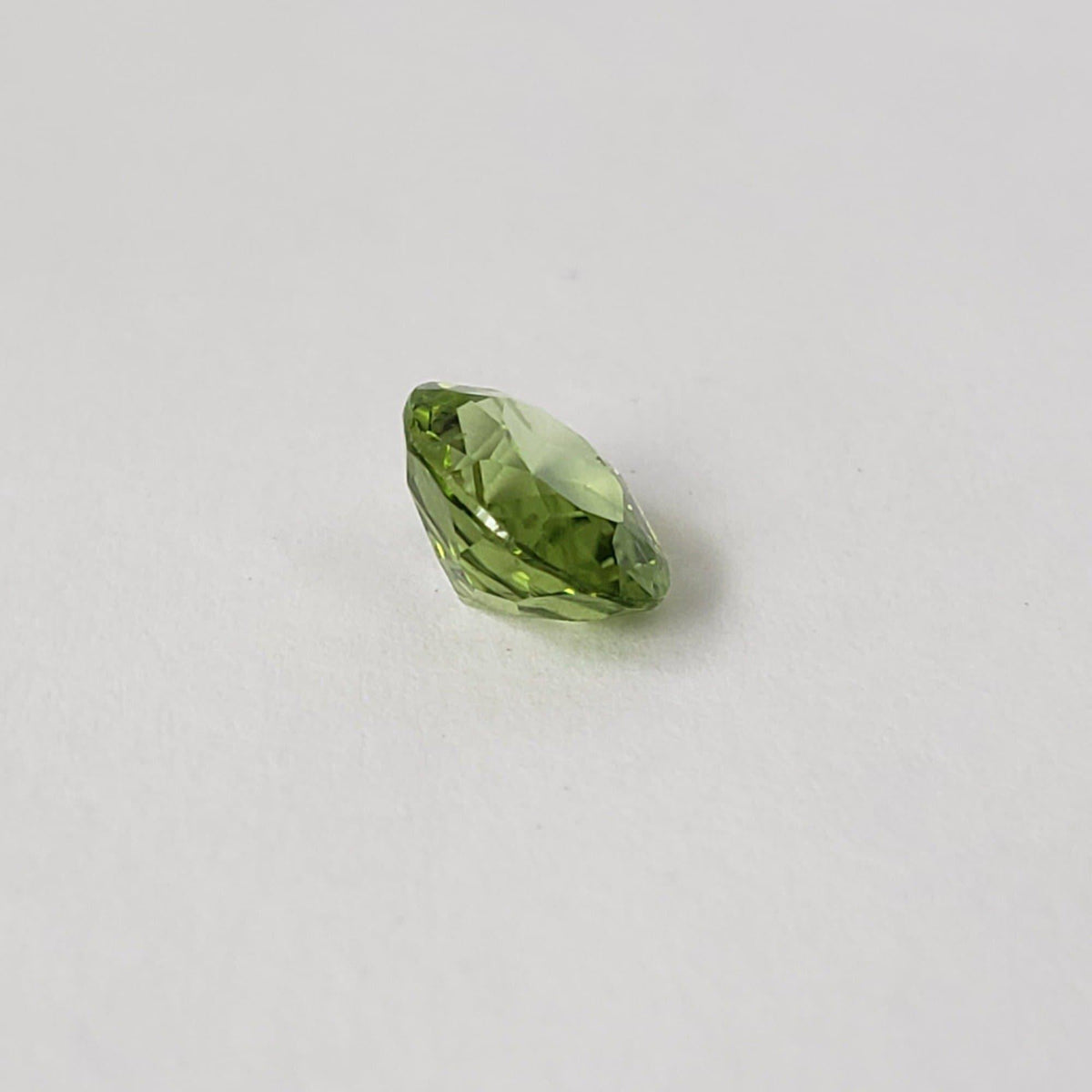 Peridot | Oval Cut | 9x7.5mm 2.20ct