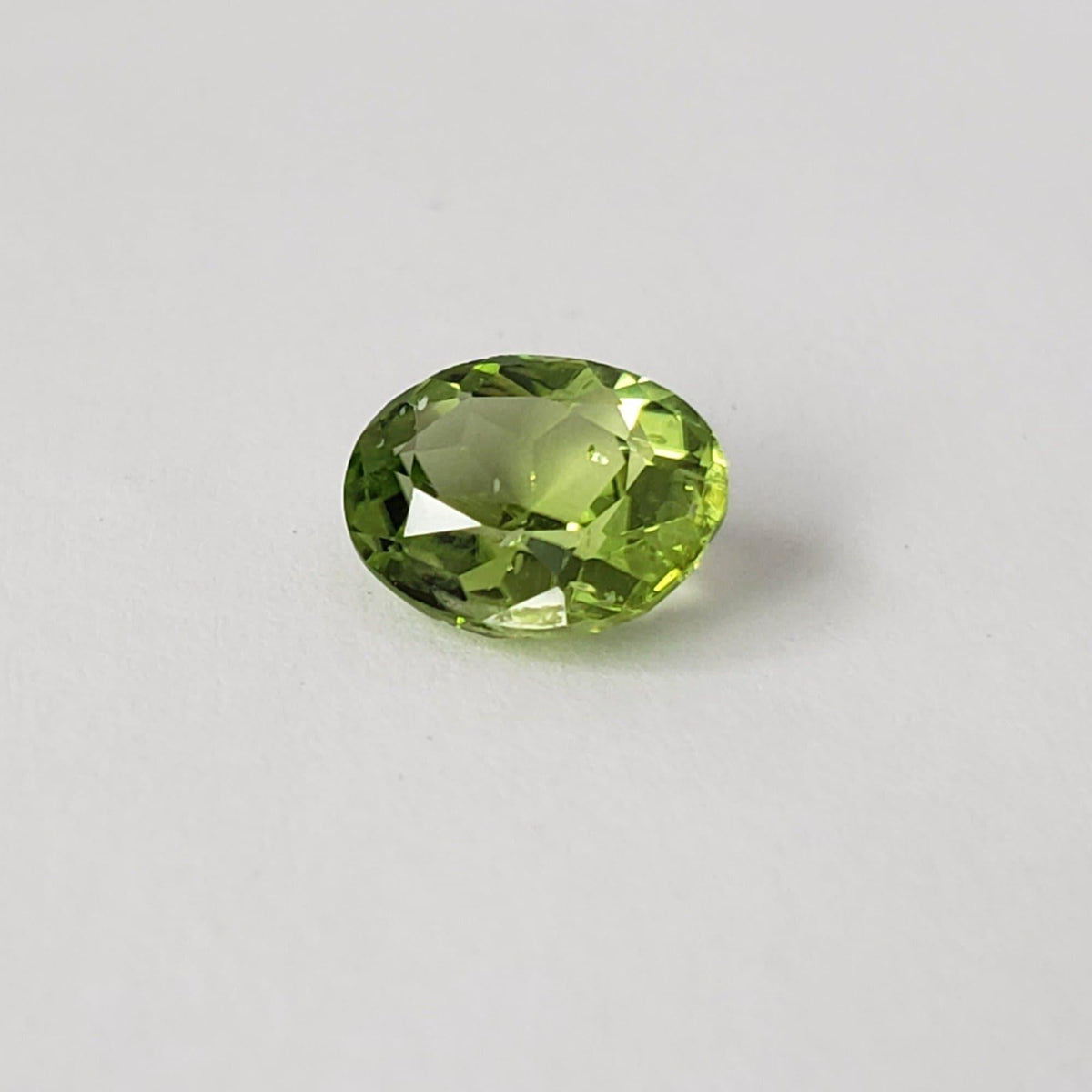 Peridot | Oval Cut | 9x7.5mm 2.20ct