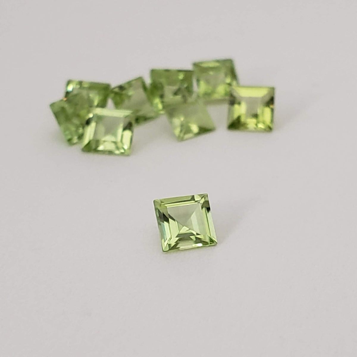  Peridot | Square Cut | 3.7mm 