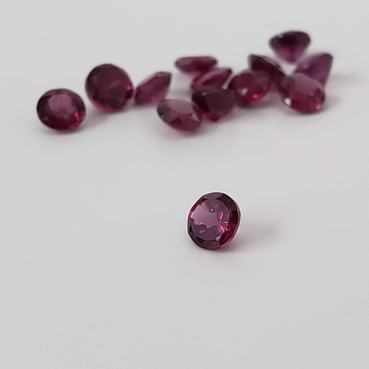  Rhodolite Garnet | Round Cut | Reddish Purple | 4mm 