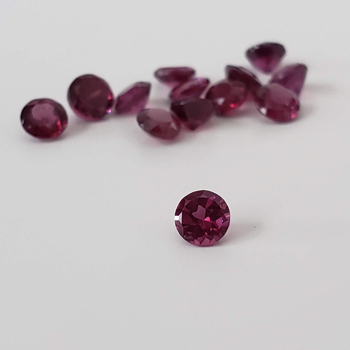  Rhodolite Garnet | Round Cut | Reddish Purple | 4mm 