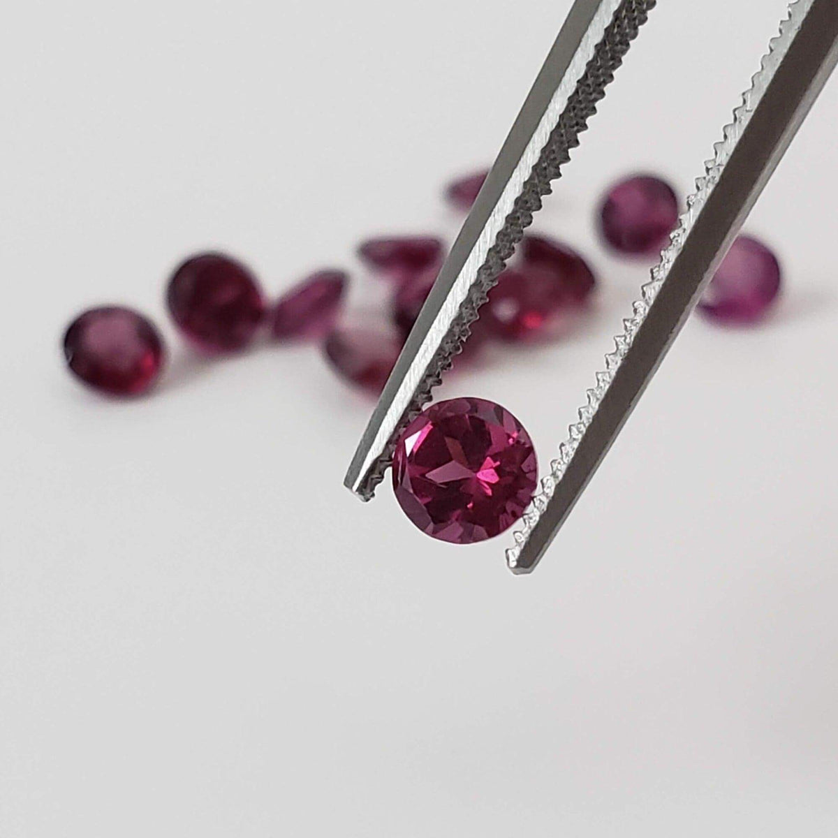  Rhodolite Garnet | Round Cut | Reddish Purple | 4mm 