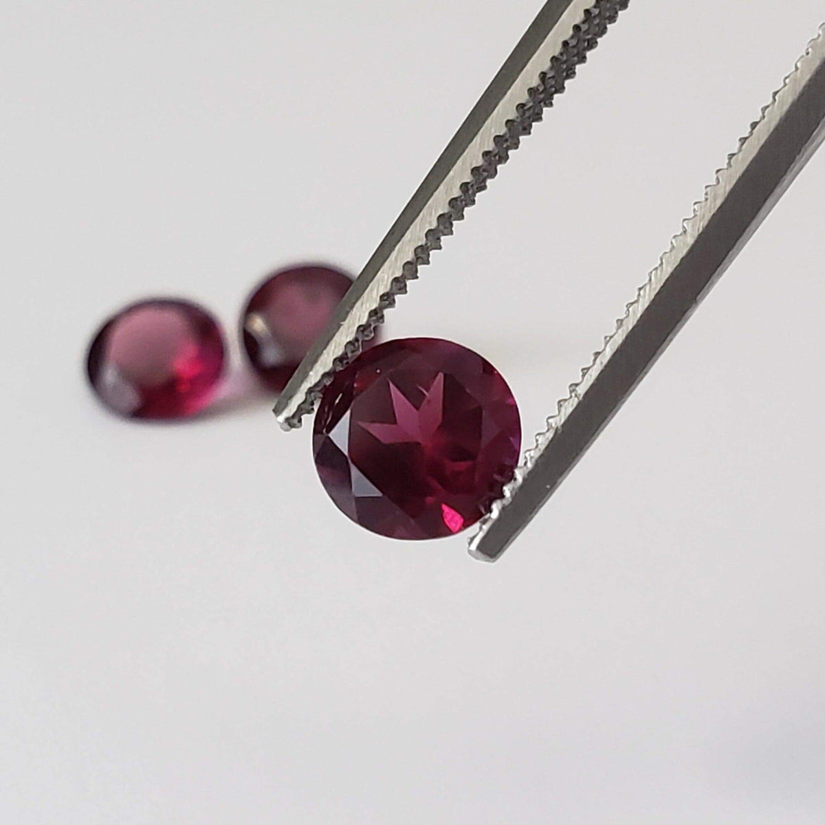  Rhodolite Garnet | Untreated Garnet | Round Cut | Reddish Purple | 5.5mm 