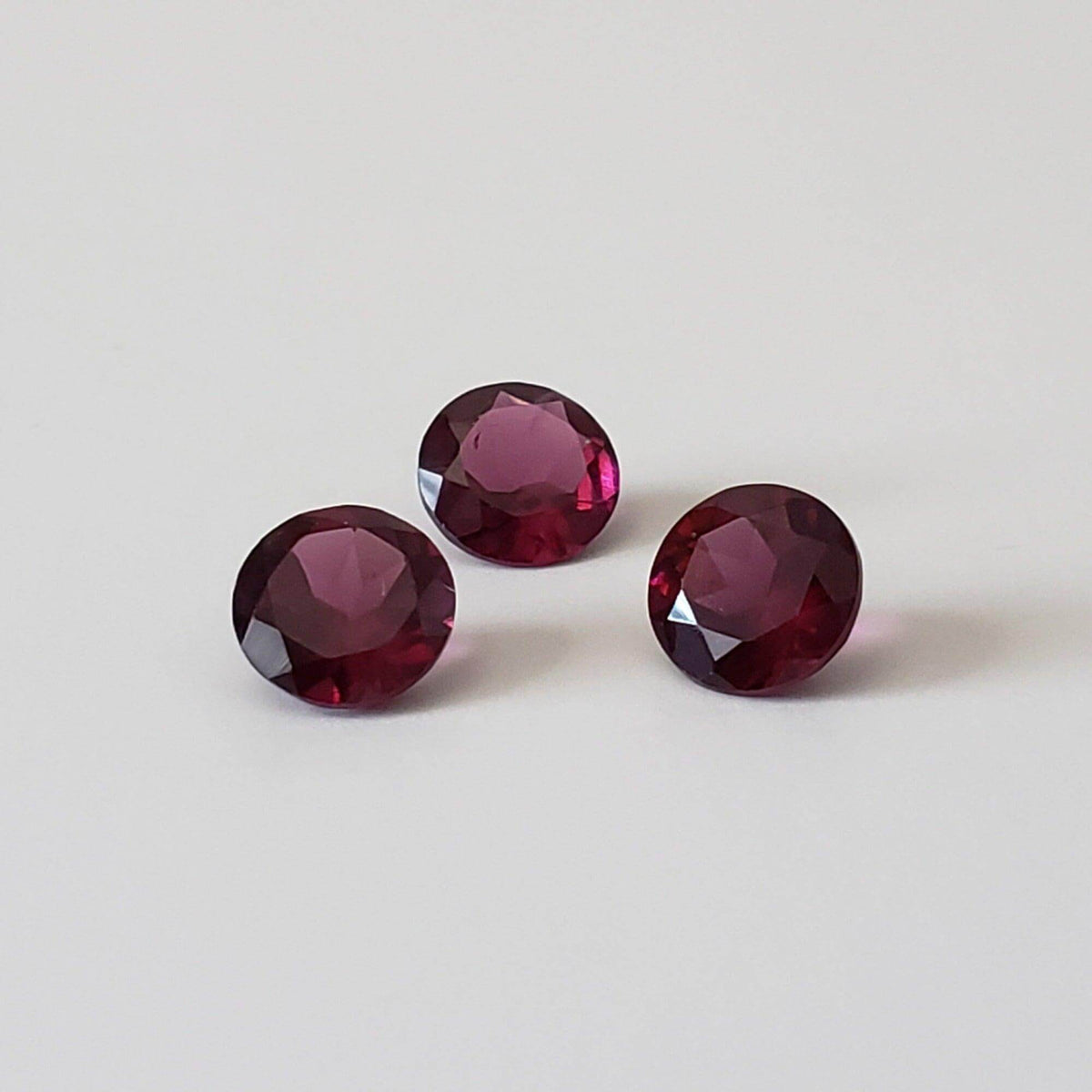  Rhodolite Garnet | Untreated Garnet | Round Cut | Reddish Purple | 5.5mm 