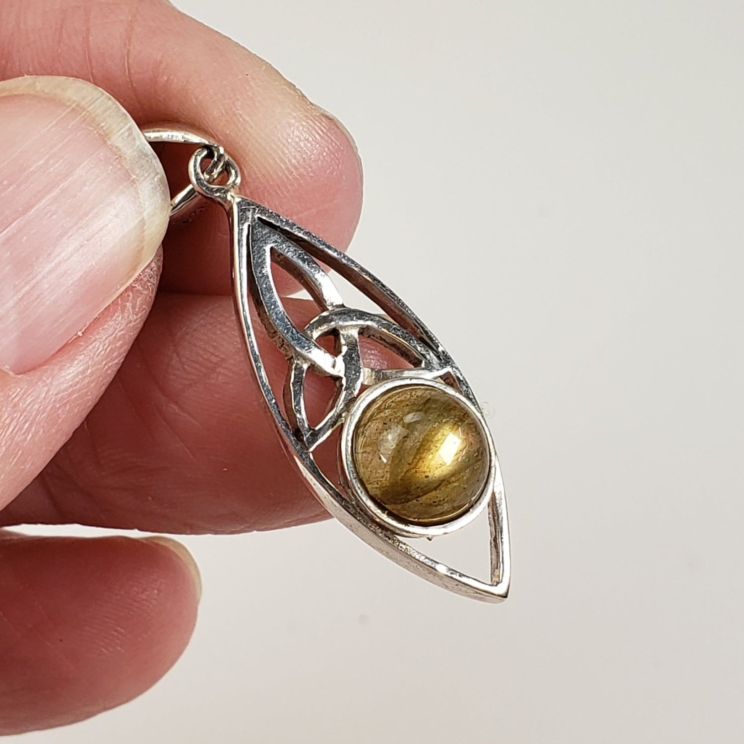 Labradorite Celtic Knot Pendant | 925 Sterling Silver | Thailand