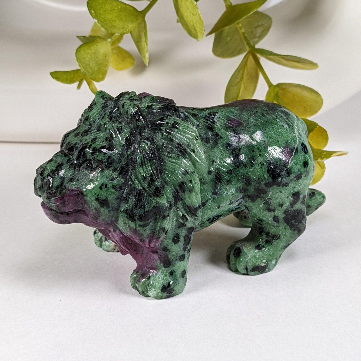  Ruby Zoisite Lion Carving Unheated Natural Fluorescent 306.2 gr fromTanzania 