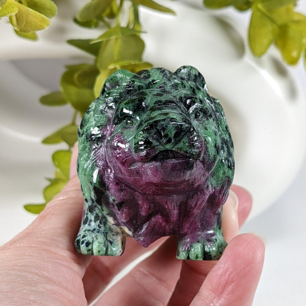  Ruby Zoisite Lion Carving Unheated Natural Fluorescent 306.2 gr fromTanzania 