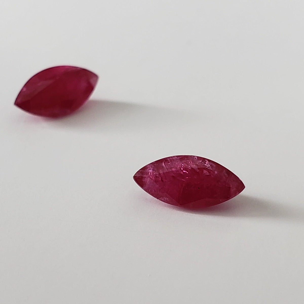 Ruby | Marquise Cut | Pigeon Blood Red | 9.5x4.5mm | Africa