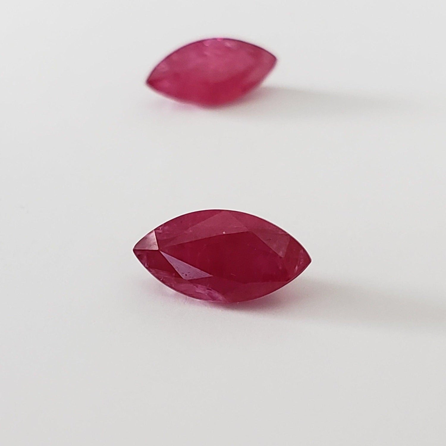 Ruby | Marquise Cut | Pigeon Blood Red | 9.5x4.5mm | Africa
